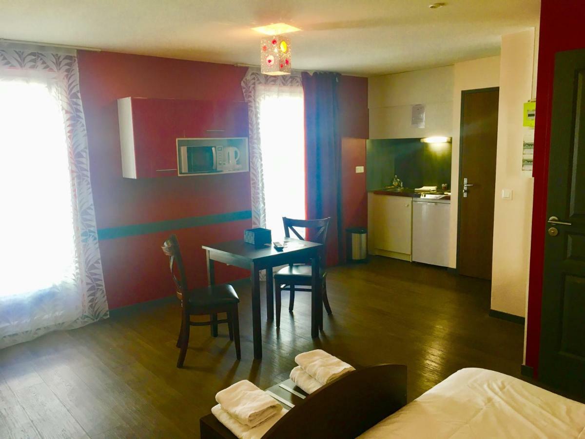 Bourg Centre Residence Bagian luar foto